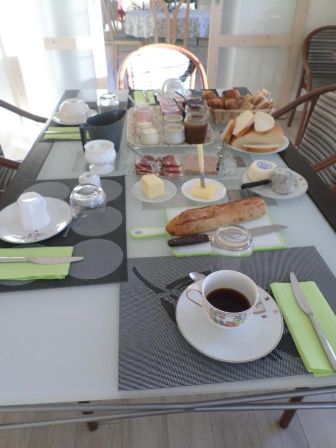 Bed and Breakfast Moulin De L'Abbesse Thouars Exterior foto
